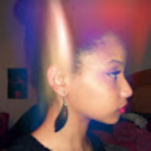 Meet your Posher, Alicia